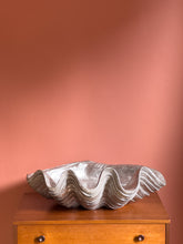 Load image into Gallery viewer, Large Silver Clam Shell