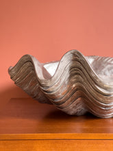 Load image into Gallery viewer, Large Silver Clam Shell
