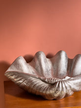 Load image into Gallery viewer, Large Silver Clam Shell