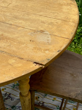 Load image into Gallery viewer, Antique French Farmhouse Rustic Round Drop Leaf Table
