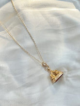 Load image into Gallery viewer, Antique Gold Carnelian Gemstone Fob Necklace on Vintage Gold Belcher Chain