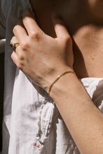 Load image into Gallery viewer, Vintage 9ct Gold Figaro Chain Bracelet