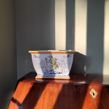 Load image into Gallery viewer, Italian planter pot