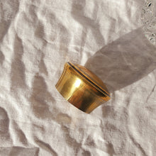 Load image into Gallery viewer, Crystal cocktail shaker