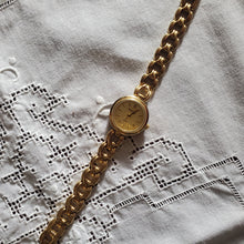 Load image into Gallery viewer, Vintage Women's Preloved/Vintage Gold Watch
