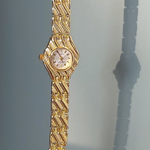 Load image into Gallery viewer, Vintage Women's Preloved/Vintage Watch and Bracelet