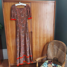 Load image into Gallery viewer, 1970s Paisley Maxi Dress