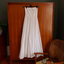 Load image into Gallery viewer, 1950s Cotton Wedding Dress