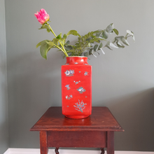 Load image into Gallery viewer, large oriental vase