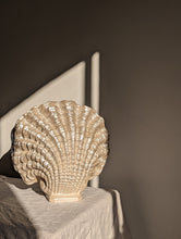 Load image into Gallery viewer, Large Ceramic Iridescent Clam Shell Lamp