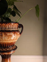 Load image into Gallery viewer, ceramic 1950s majolica style planter