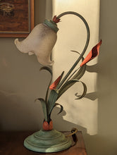 Load image into Gallery viewer, tole floral table lamp
