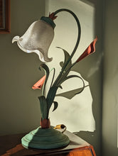 Load image into Gallery viewer, tole floral table lamp