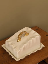 Load image into Gallery viewer, cheese dish on wood