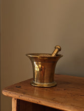 Load image into Gallery viewer, Georgian brass mortar and pestle