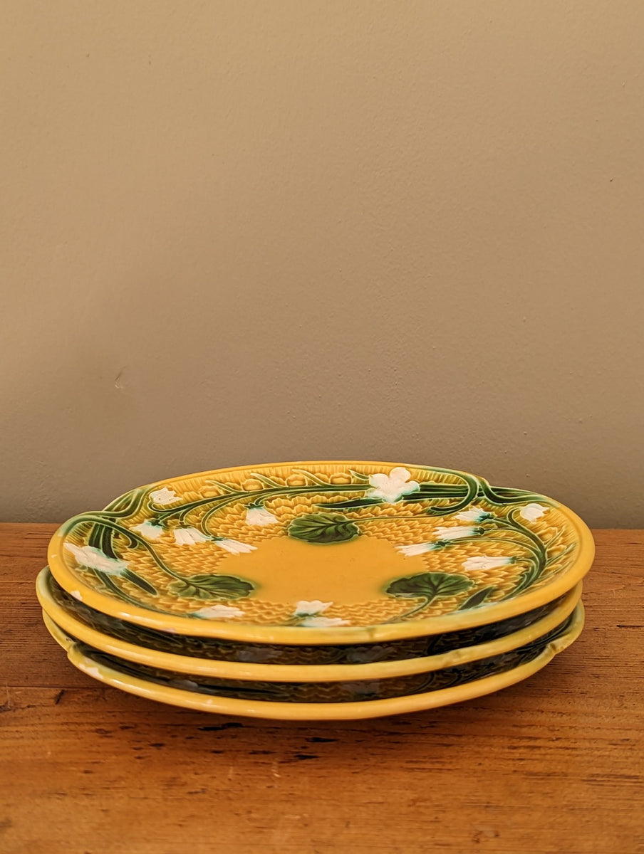 Set of Three Rare Yellow Antique Majolica Plates by Villeroy and Boch ...