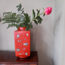 Load image into Gallery viewer, large oriental vase
