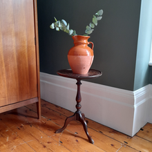 Load image into Gallery viewer, Large Terracotta Jug