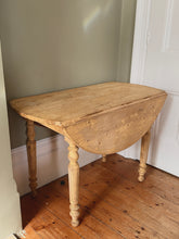 Load image into Gallery viewer, round french farmhouse drop leaf table