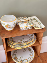 Load image into Gallery viewer, Vintage Italian Floral Ceramic Plate Set