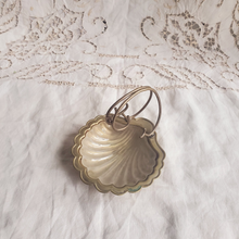 Load image into Gallery viewer, shell dish

