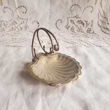 Load image into Gallery viewer, Shell dish
