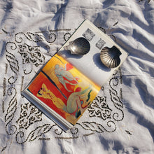 Load image into Gallery viewer, Set of two french shell dishes
