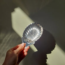 Load image into Gallery viewer, Silver Plated Shell Dish
