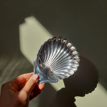Load image into Gallery viewer, Silver Plated Shell Dish
