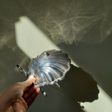 Load image into Gallery viewer, Clam Shell  Dish

