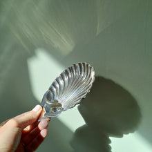 Load image into Gallery viewer, Silver Plated Shell Dish
