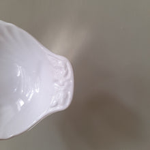 Load image into Gallery viewer, White Ceramic Shell Dishes
