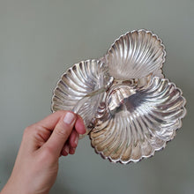 Load image into Gallery viewer, Shell Serving Dish
