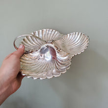 Load image into Gallery viewer, Shell Serving Dish
