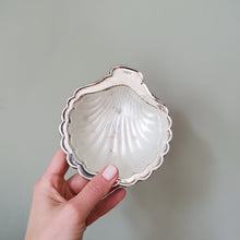 Load image into Gallery viewer, Silver Plated Shell Dish
