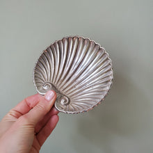 Load image into Gallery viewer, Shell Dish
