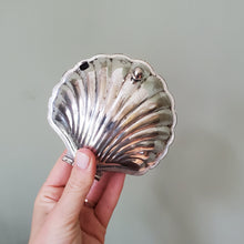 Load image into Gallery viewer, Clam Shell Butter Dish
