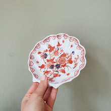 Load image into Gallery viewer, Porcelain Oriental Shell Dish
