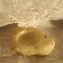 Load image into Gallery viewer, Onyx Ash Tray
