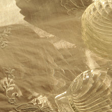 Load image into Gallery viewer, French Glass Shell Dishes
