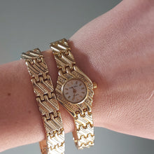 Load image into Gallery viewer, Vintage Women&#39;s Preloved/Vintage Watch and Bracelet
