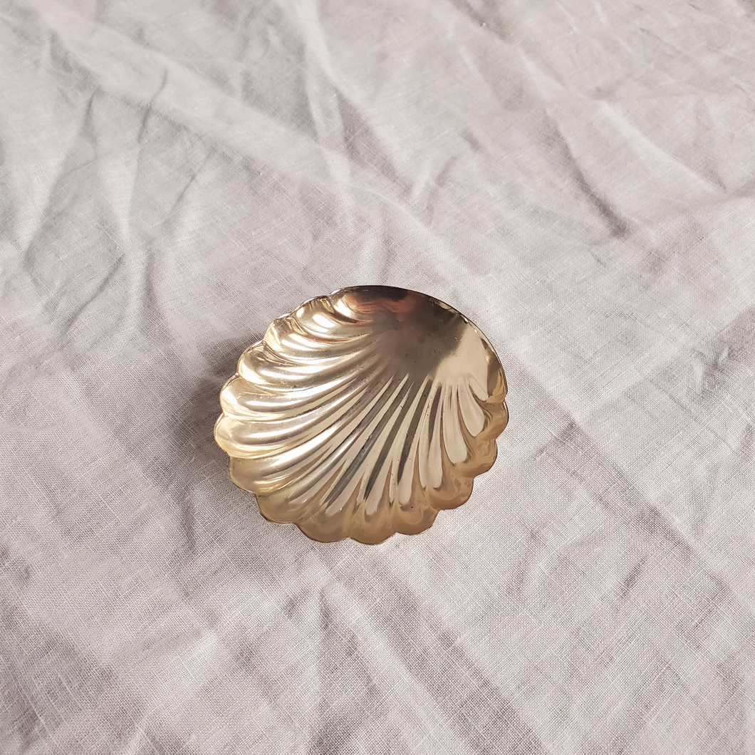 Small silver plated shell dish