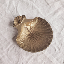 Load image into Gallery viewer, Distressed shell dish 
