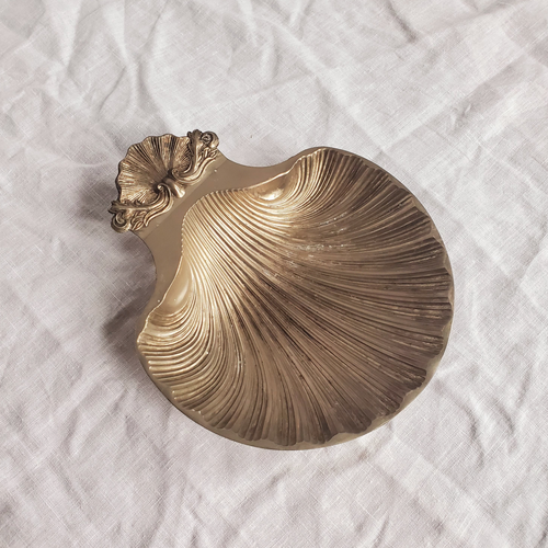 Distressed shell dish 