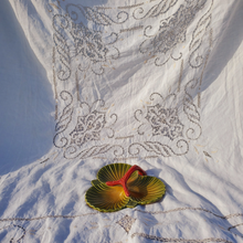 Load image into Gallery viewer, Three shell serving dish
