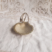 Load image into Gallery viewer, Shell dish
