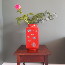 Load image into Gallery viewer, large oriental vase

