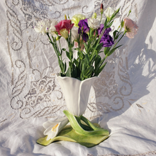 Load image into Gallery viewer, Italian flower vase

