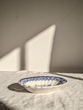 Load image into Gallery viewer, Ceramic Portuguese Soap Dish
