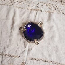 Load image into Gallery viewer, Vintage shell ash tray
